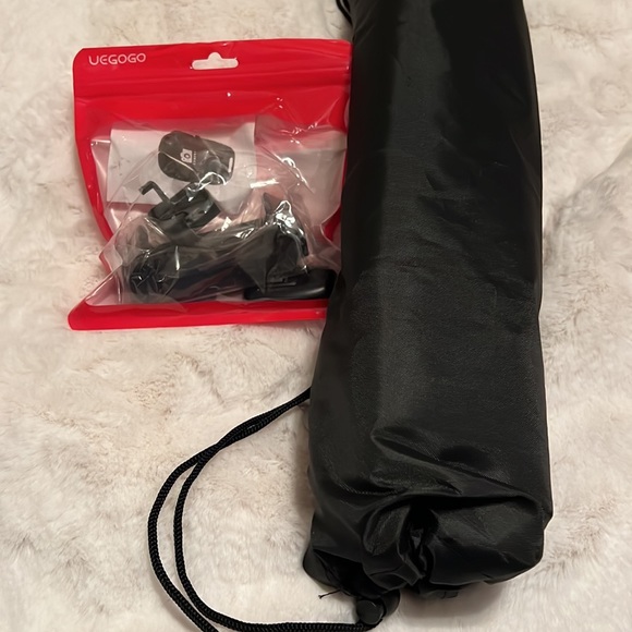 NIB-Phone & tablet tripod stand - Picture 3 of 3